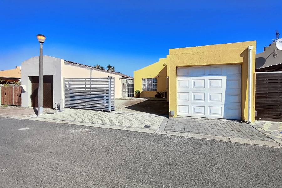 3 Bedroom Property for Sale in Wetton Western Cape